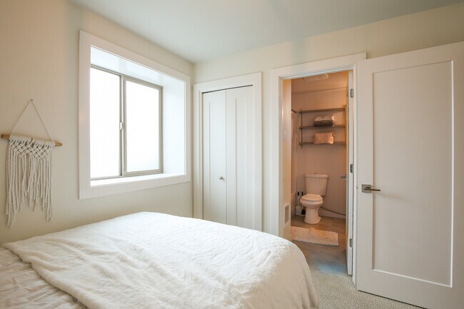 Bedroom - 2618 SE 51st Ave