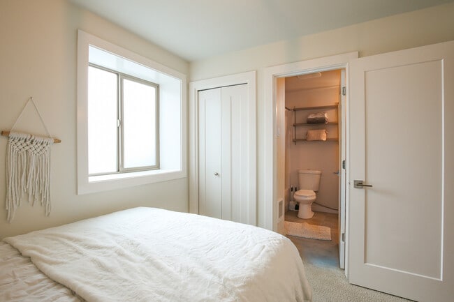 Bedroom - 2618 SE 51st Ave