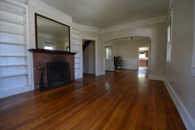 Foto del edificio - 99 Bayview Ave