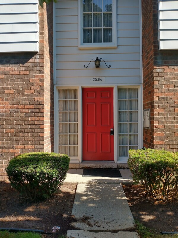 25316 Shiawassee Cir Unit 204, Southfield, MI 48033 Condo for Rent in