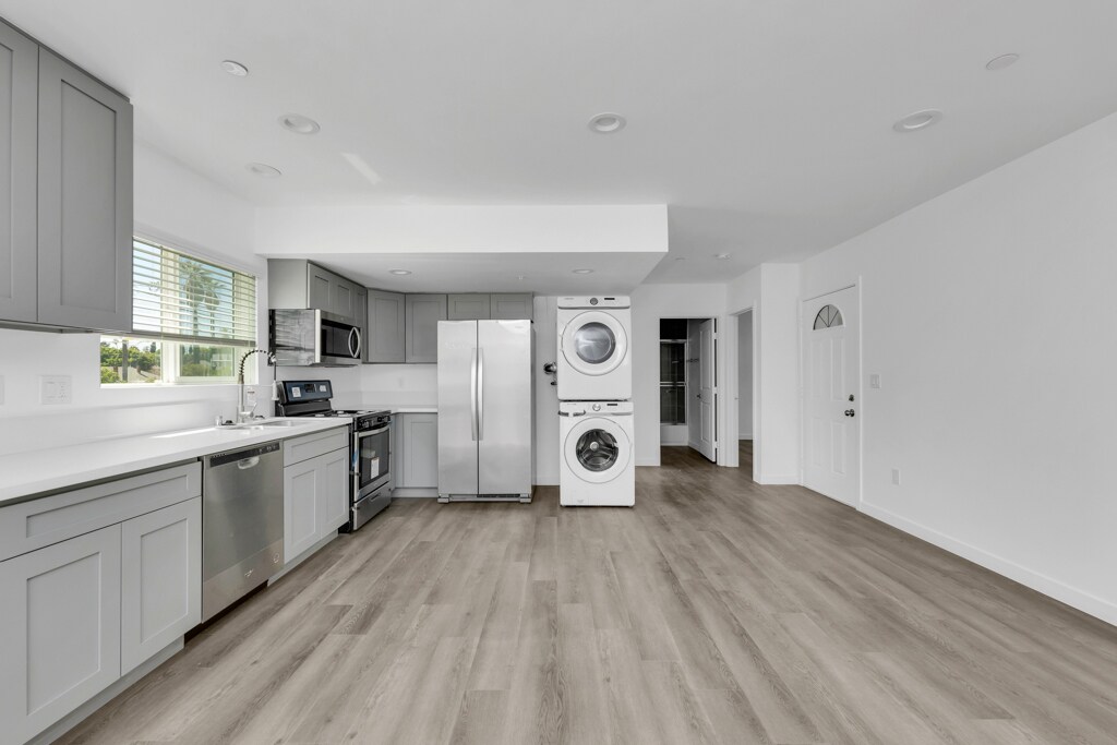 Foto principal - 25134 Frampton Ave