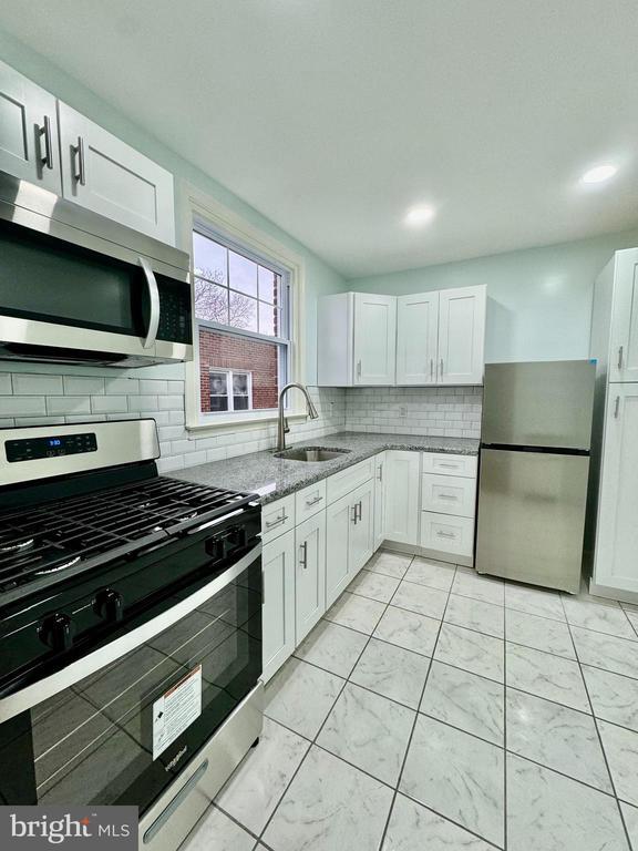 Primary Photo - 2442 N 50th St