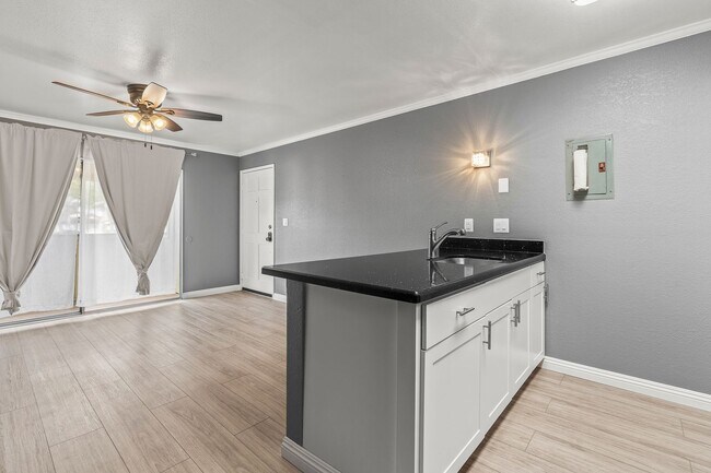 Foto del edificio - Ihona Townhome 1BR, 1BA, 1PKG, AC, W/D