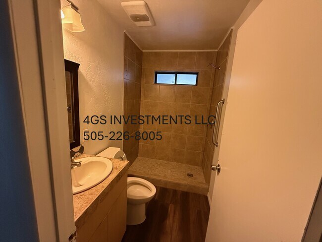 Foto del edificio - 1700 E 15th St