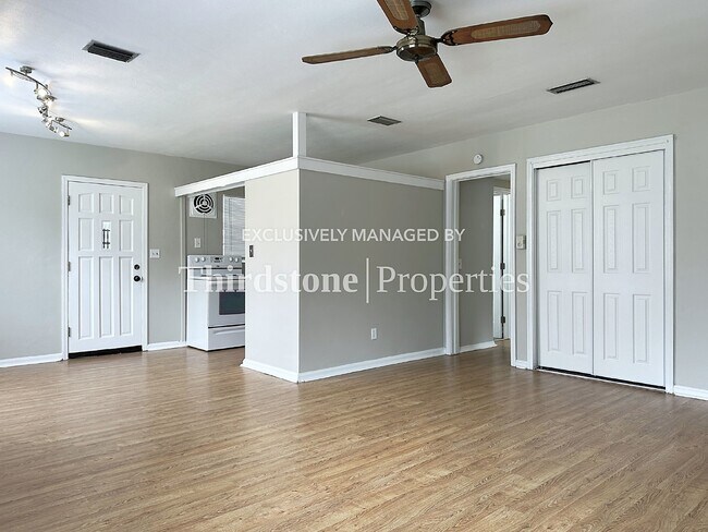 Building Photo - 7023 King Arthur Rd N, Jacksonville, FL 32211