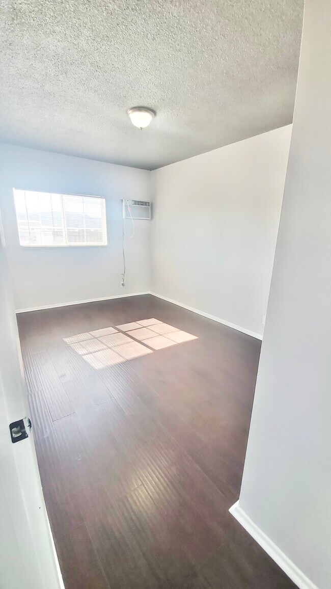 Building Photo - 804 Norton Ave