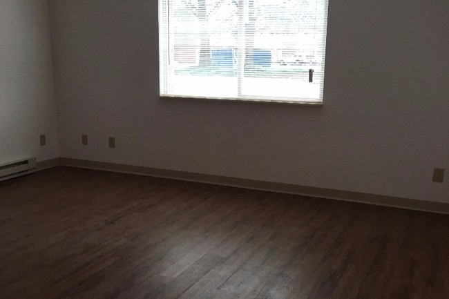 Living Room - 1825 Adams Ln