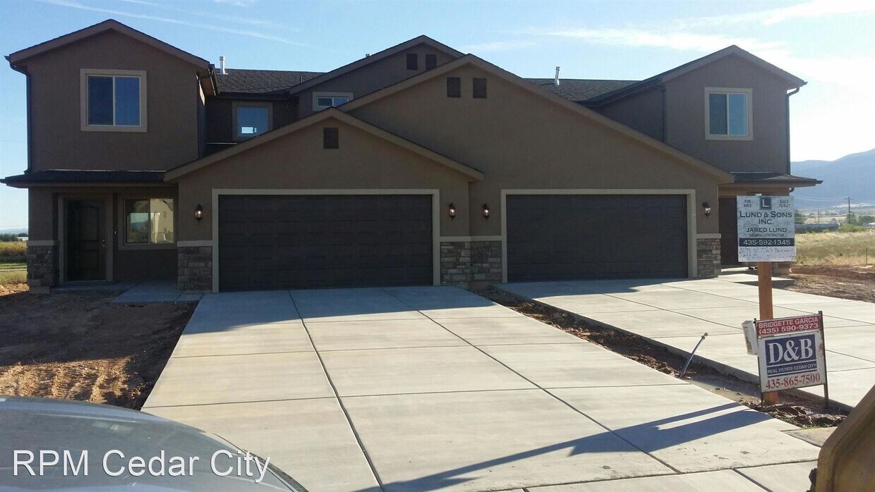 Foto principal - 1698 Clark Park Way