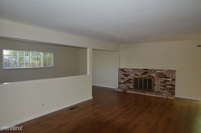 Building Photo - 22500 Cristo Rey Dr