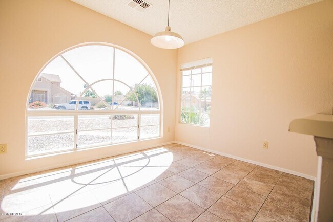 Foto del edificio - 14318 N 78th Dr