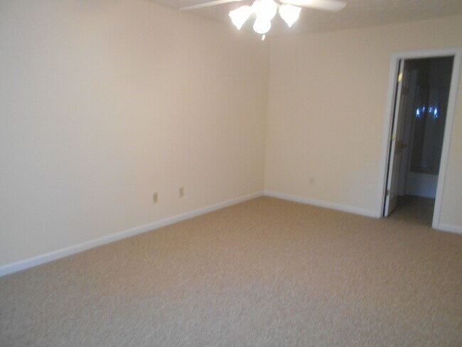 Foto del edificio - Taleeda 467-469