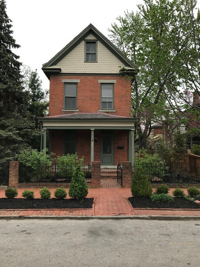 Foto del edificio - 144 Reinhard Ave