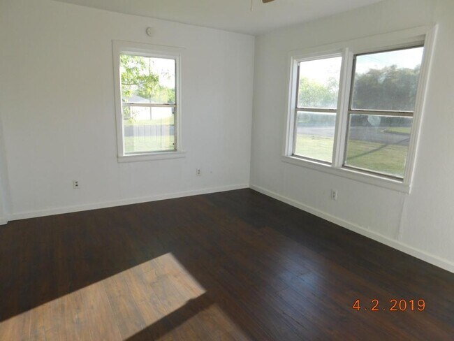 Foto del edificio - 407 N 2nd St
