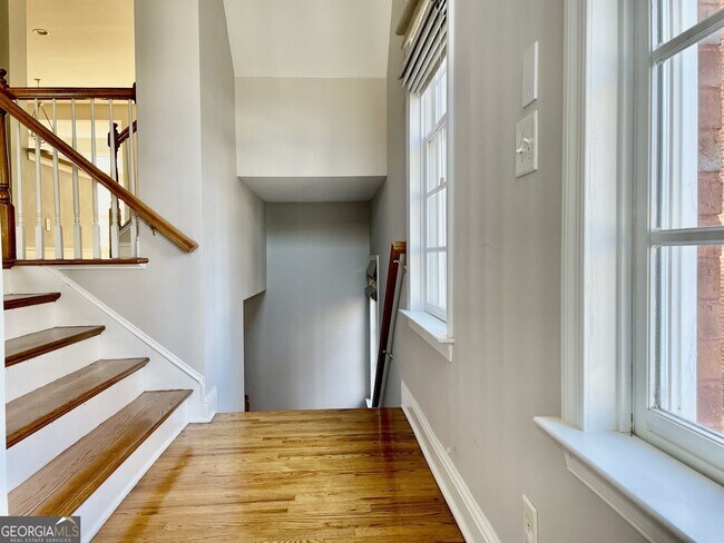 Foto del edificio - 413 Creekview Trail SE