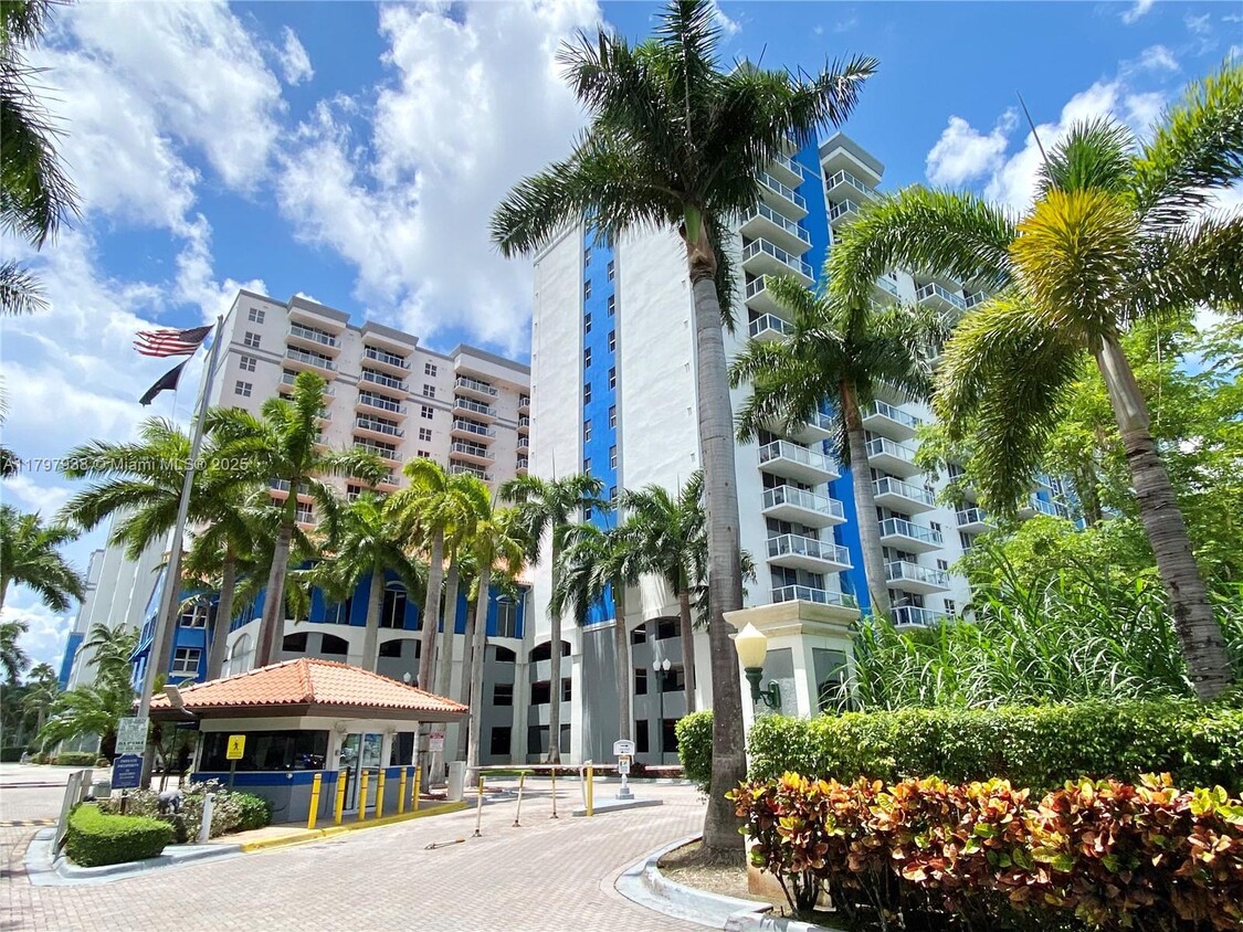 Foto principal - 5085 NW 7th St
