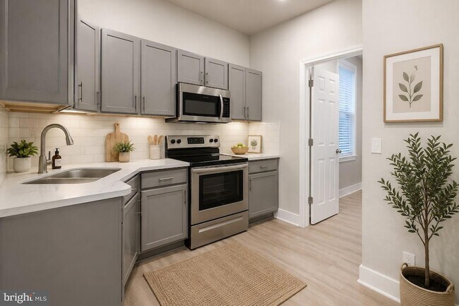 Foto del edificio - 3146 N Franklin St