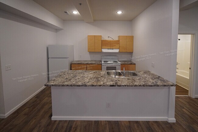 Foto del edificio - 2420 E Blaine St