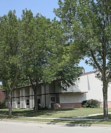 Building Photo - 8883 N Swan Rd