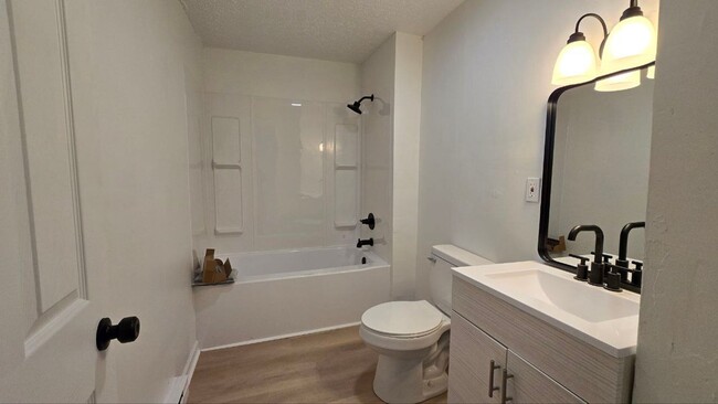 Building Photo - 4 bedroom | section 8/EDEN/ cash welcomed