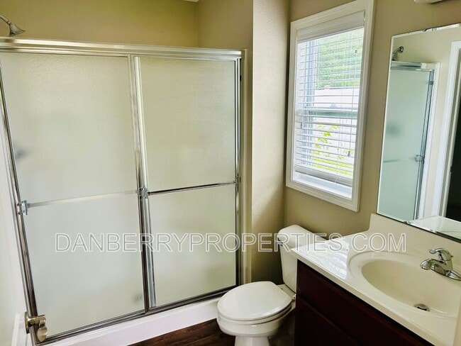 Building Photo - 1429 River Park Ln