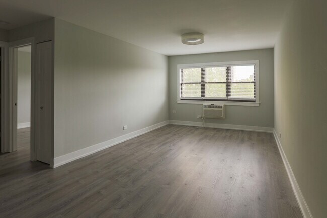 Foto del edificio - 448 W Barry Ave