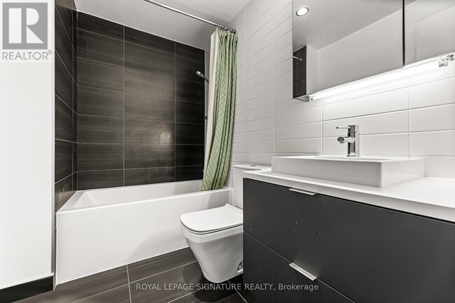 Building Photo - 170 Bayview Ave