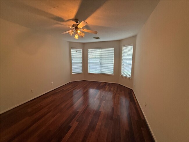 Building Photo - 1627 Penmark Ln