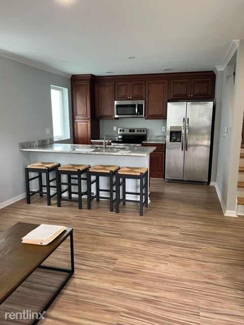 Building Photo - 4 br, 2.5 bath 4plex - 142 Hill St 142-A a...