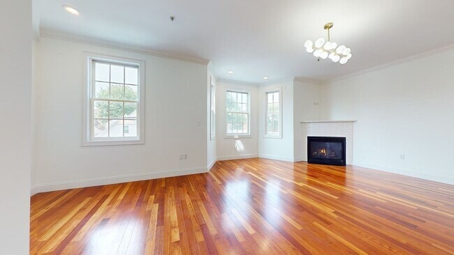 Building Photo - 604 Freeport St
