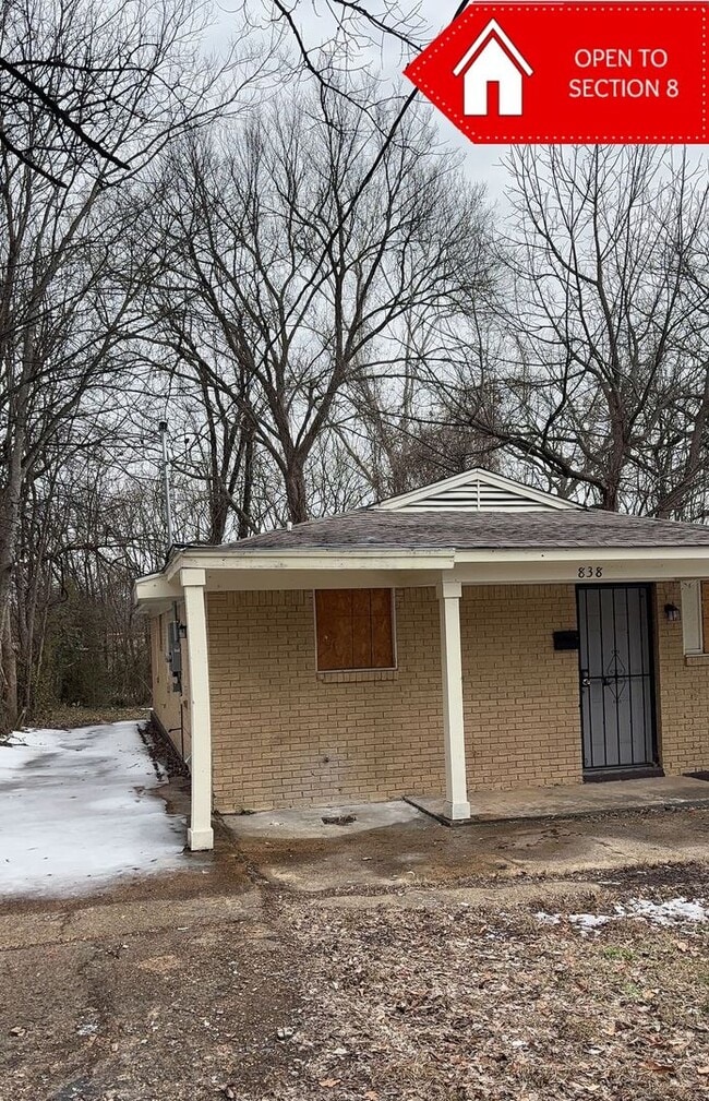 Spacious 4 bedroom 2 bath home - Open To Section 8 - Spacious 4 bedroom 2 bath home - Open To Section 8