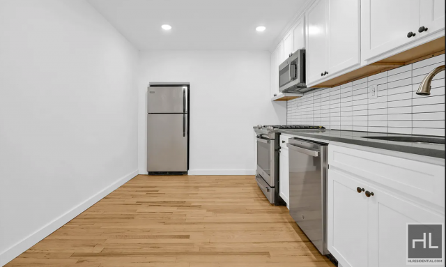 Foto del edificio - 2 bedroom in BROOKLYN NY 11238