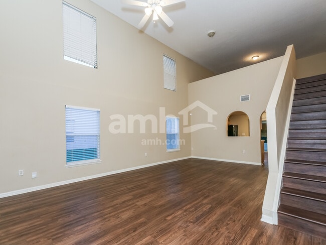 Foto del edificio - 87211 Kipling Dr