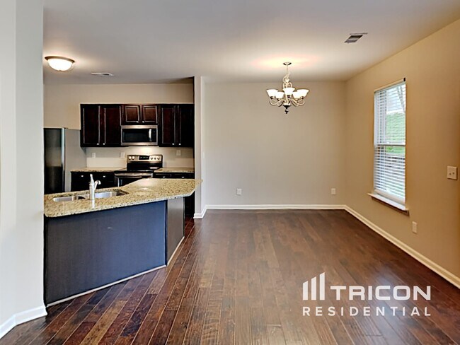 Foto del edificio - 348 Rankin Cir