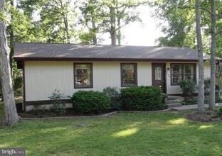 Building Photo - 21585 America St