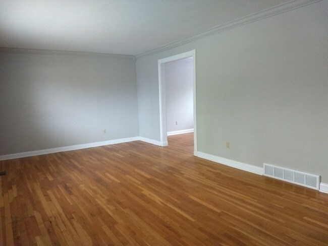 Building Photo - Delhi Twp Home!!!!