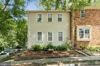 Building Photo - 8358 Stationhouse Ct