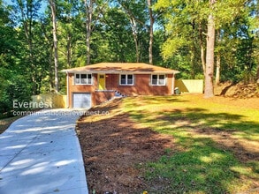Building Photo - 6100 Azalea Dr SE