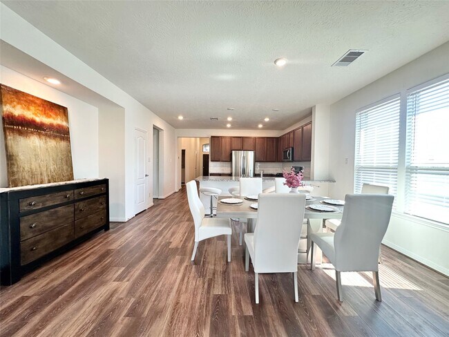 Building Photo - 2034 Domeniko Dr