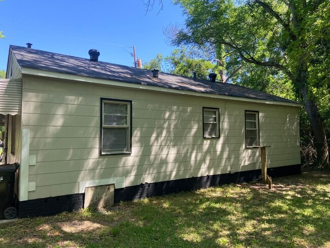 Building Photo - **AVAILABLE NOW**Near Ft. Benning/Columbus...