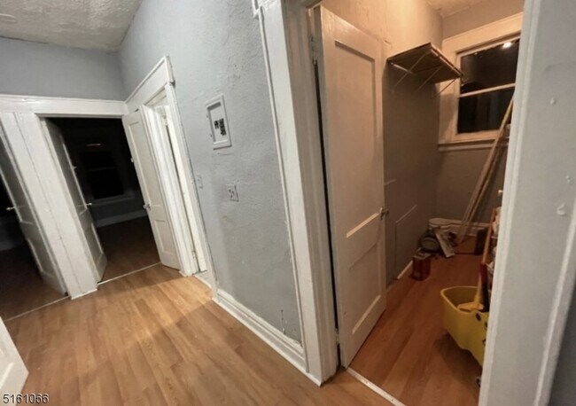 Foto del edificio - 238 Custer Ave