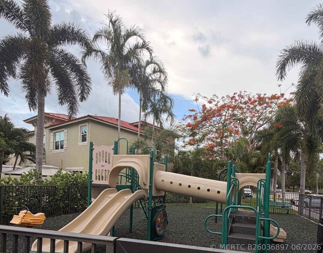 Foto del edificio - 169 Monterey Bay Dr