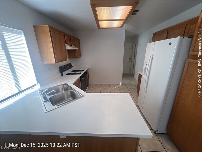 Foto del edificio - 6994 Cypress Gardens Ln