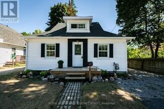 Building Photo - 330 Laclie St