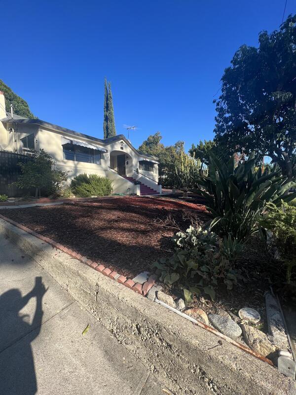 529 E Las Flores Dr, Altadena, CA 91001 Condo for Rent in Altadena, CA