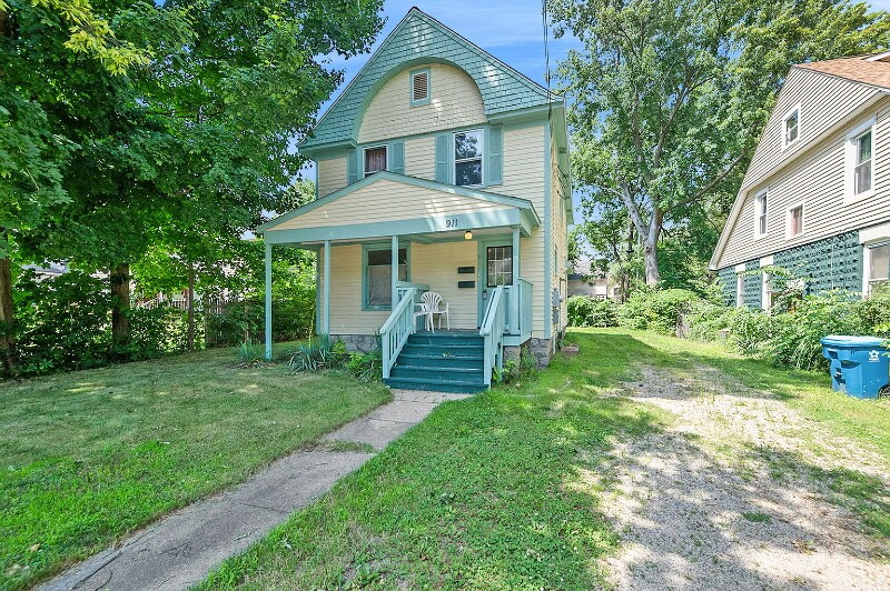 911 Reed Ave Unit 2, Kalamazoo, MI 49001 Room for Rent in Kalamazoo