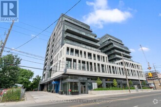 Building Photo - 500-500 Dupont St