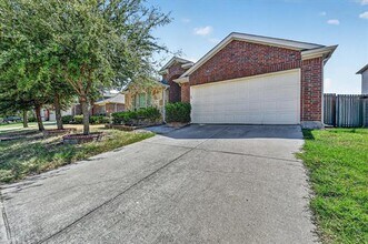 Building Photo - 14911 Riverside Dr