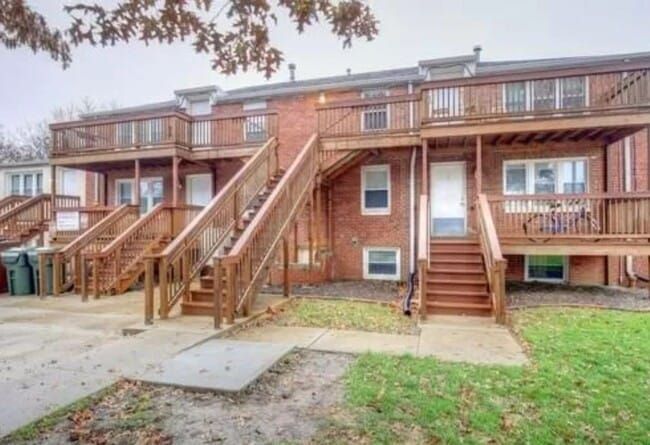 Interior Photo - 808 N Lincoln Ave