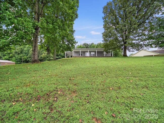 Building Photo - 1585 Nathanial St