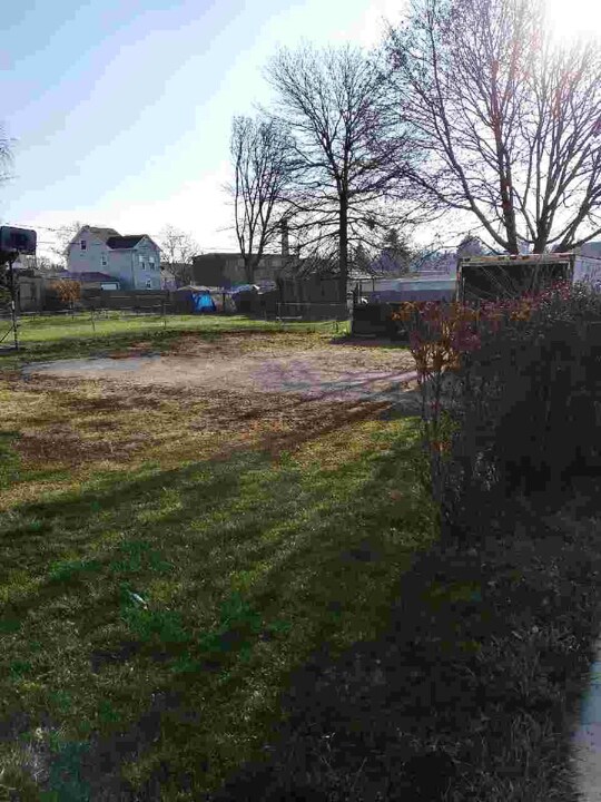 Building Photo - 363 Pattison St